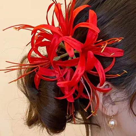 Women Accessories Photos - Delikatna spinka do włosów z motywem