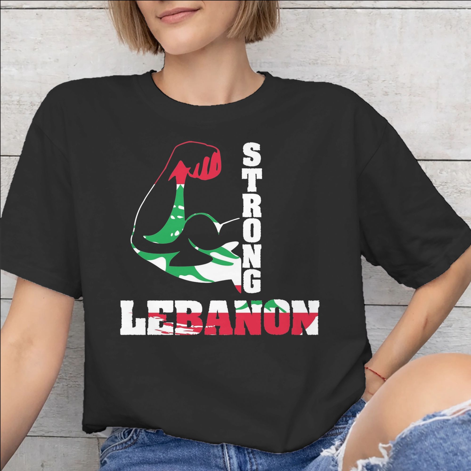 Women Accessories Lebanon - Koszulka z grafiką serca z flagą